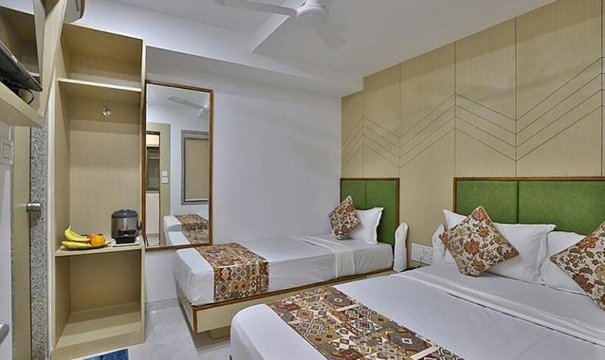 Fabhotel Prime Legend Surat Exterior photo