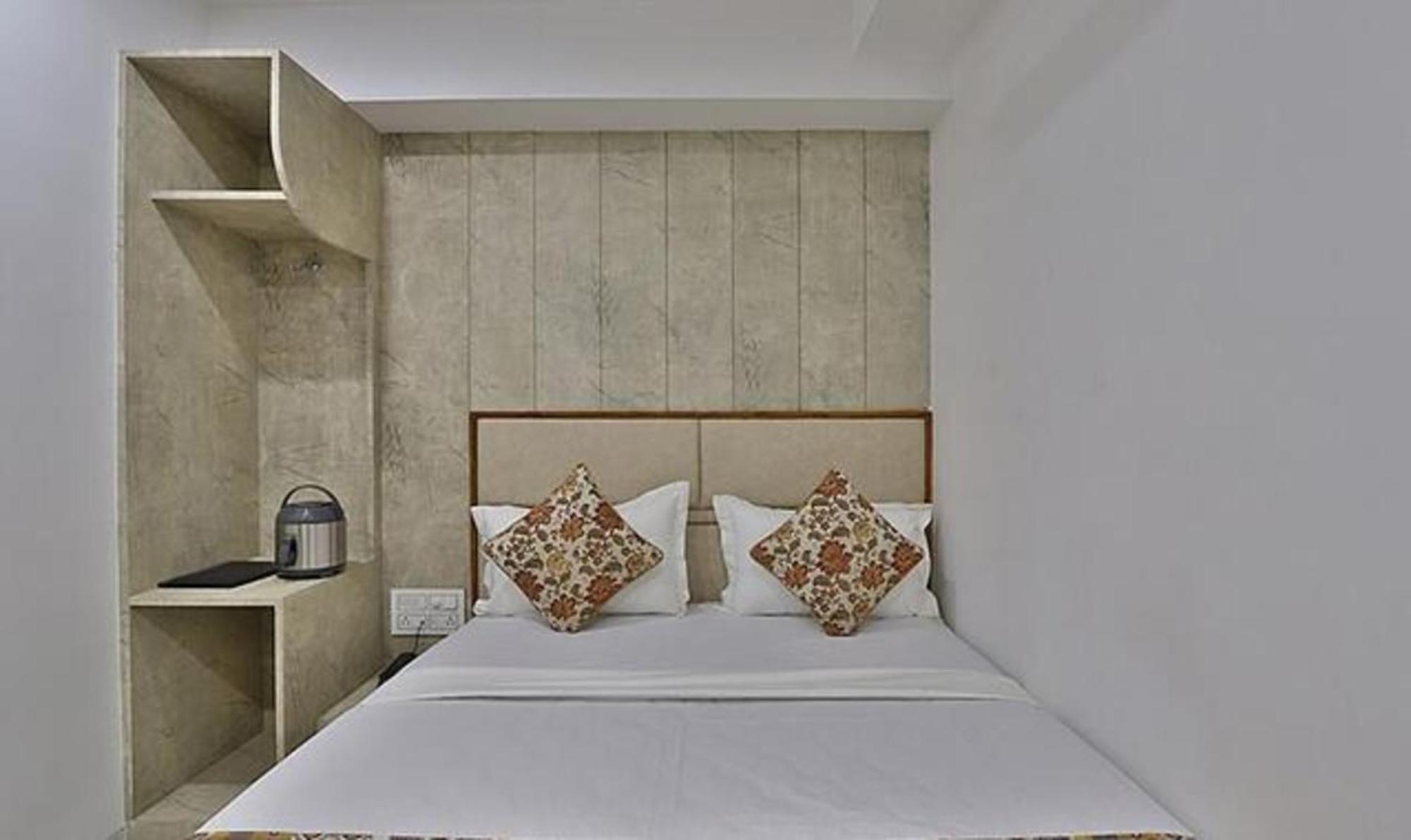 Fabhotel Prime Legend Surat Exterior photo