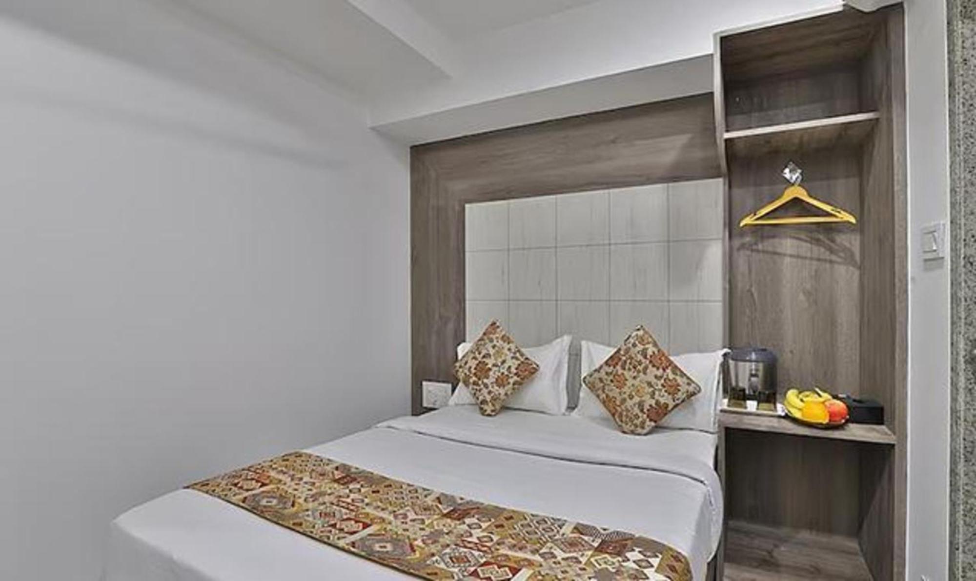 Fabhotel Prime Legend Surat Exterior photo