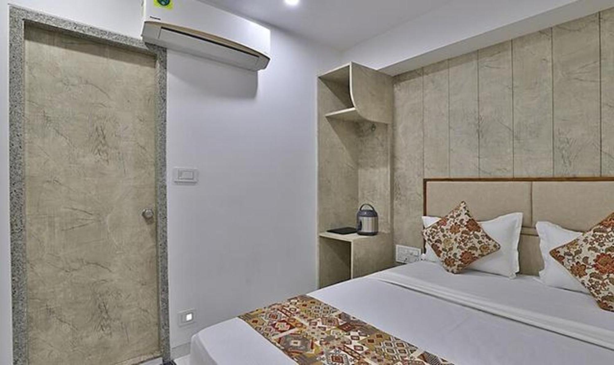 Fabhotel Prime Legend Surat Exterior photo